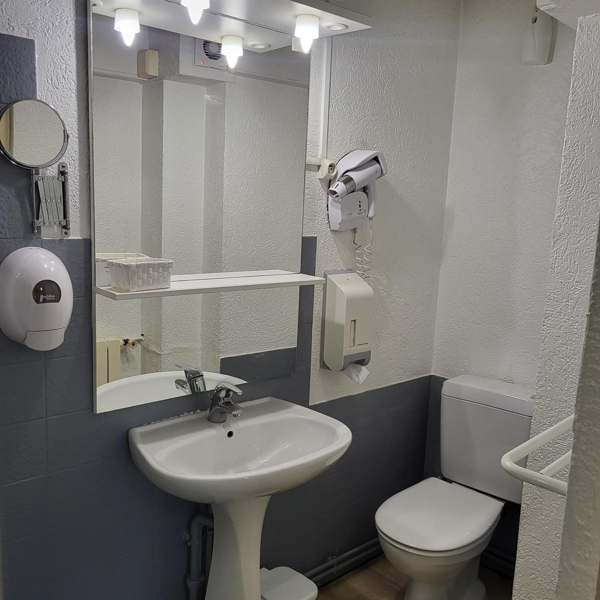 Ga Location Hotell Mâcon Eksteriør bilde